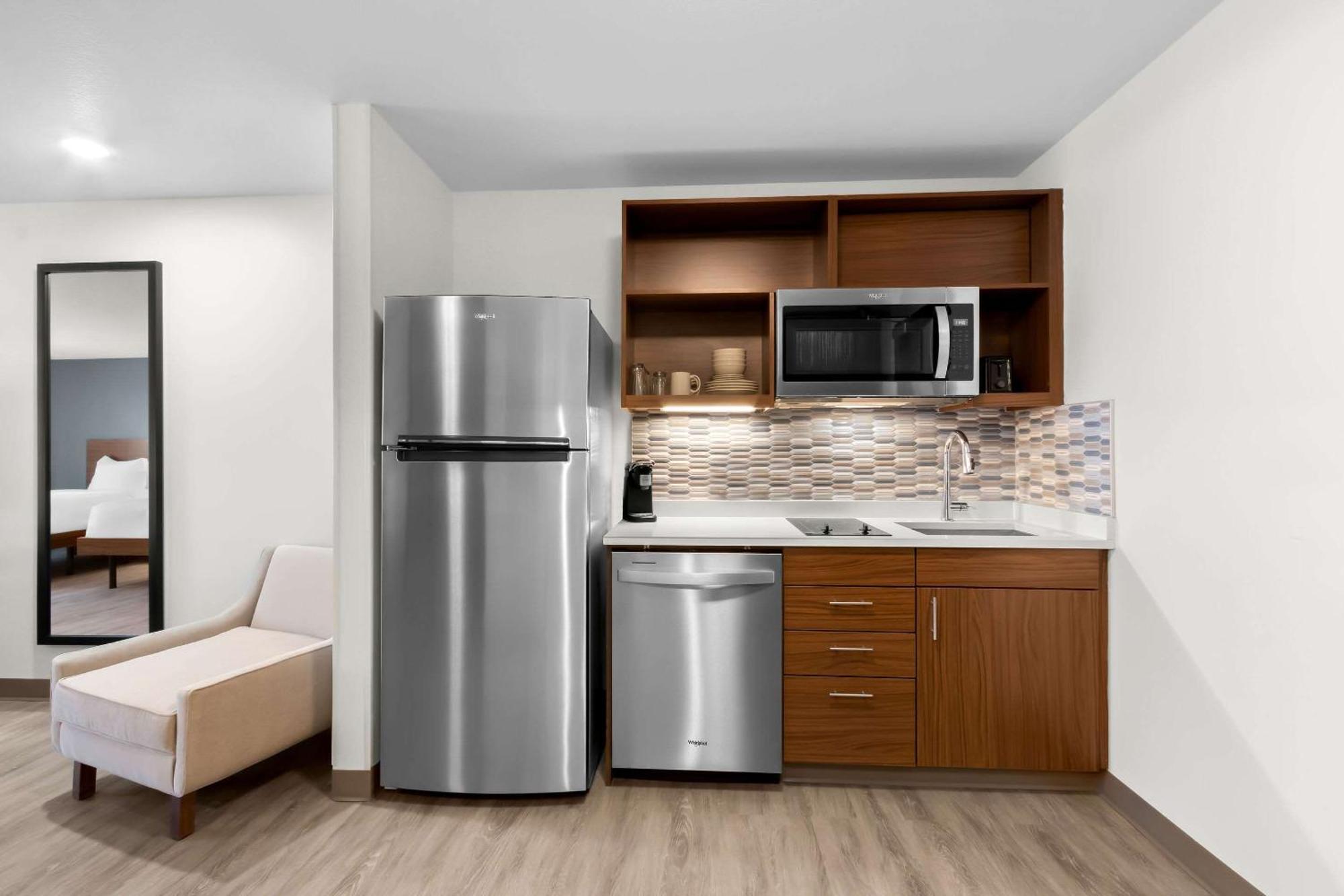 Everhome Suites Glendale Sports Entertainment District Екстериор снимка
